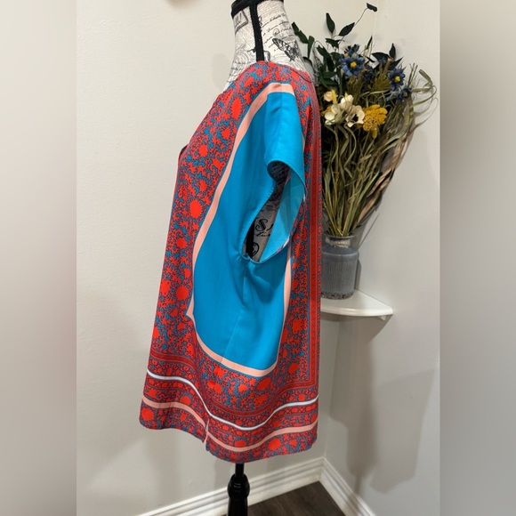 Chaus Red and Blue Sleeveless Tunic with Mandarin Collar - Picture 5 of 7